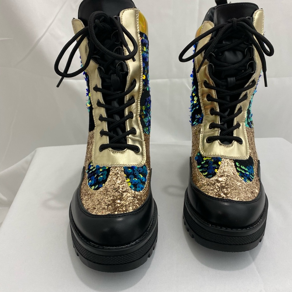 Boots - Picture 2 of 4